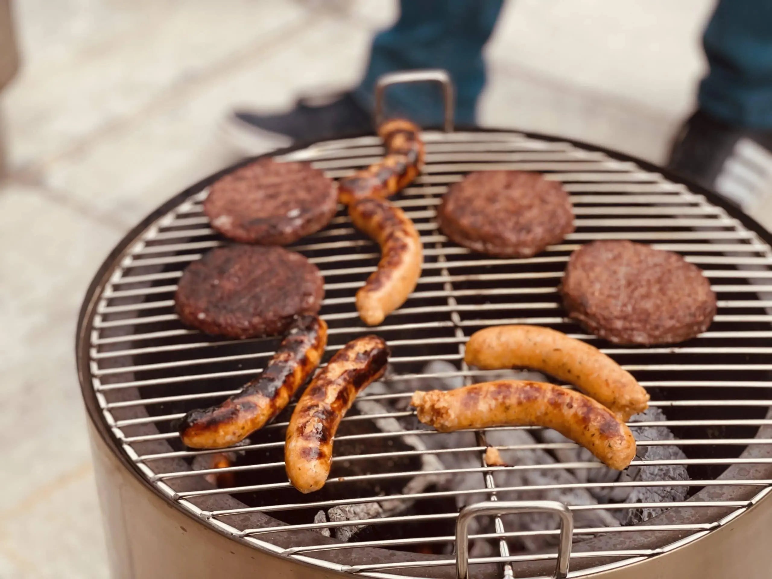 Flat clearance charcoal grill