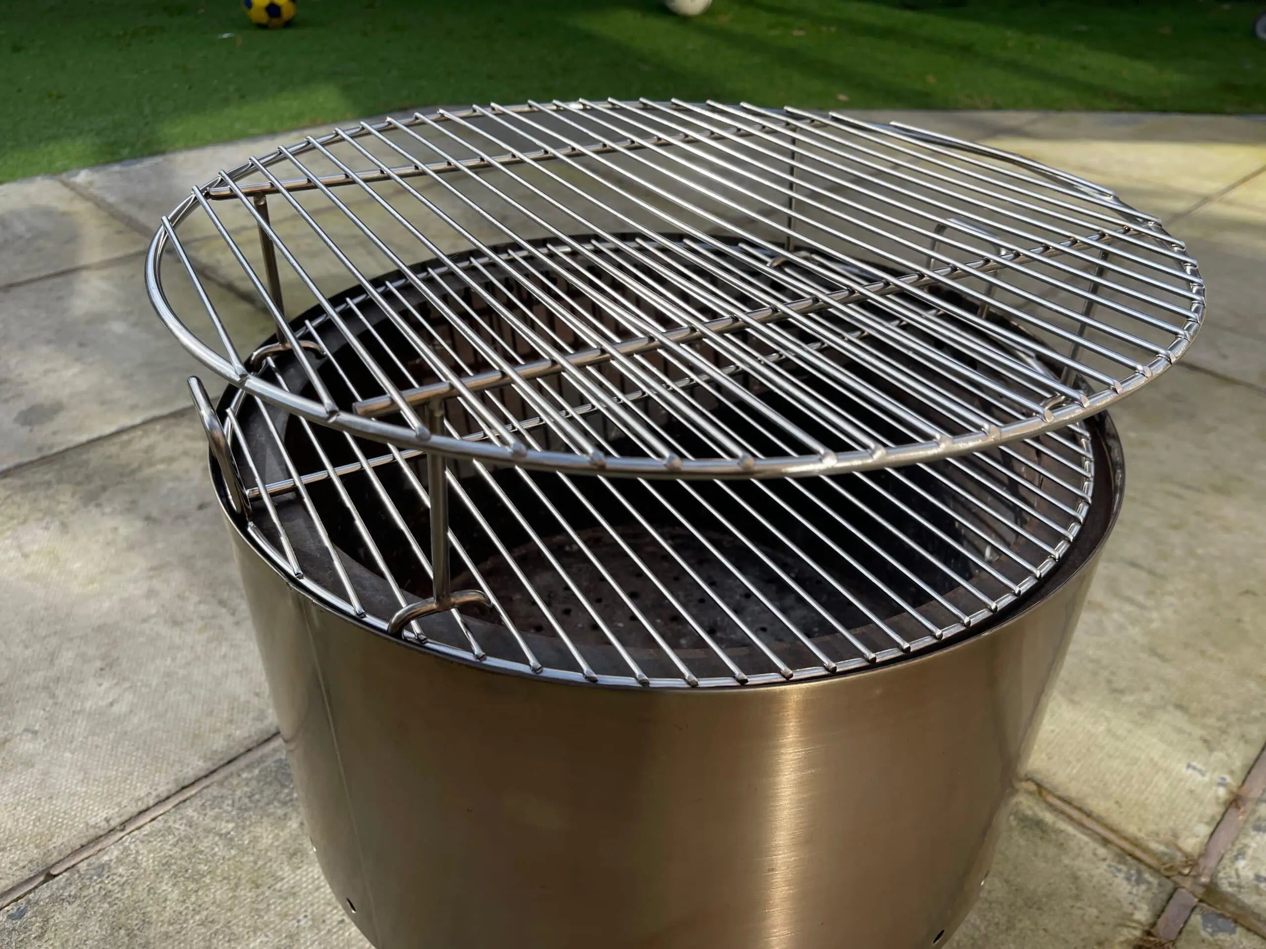 Genie Deluxe BBQ Grill (raised)